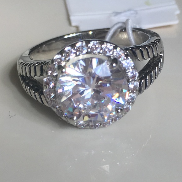 Jewelry - New fashion ring